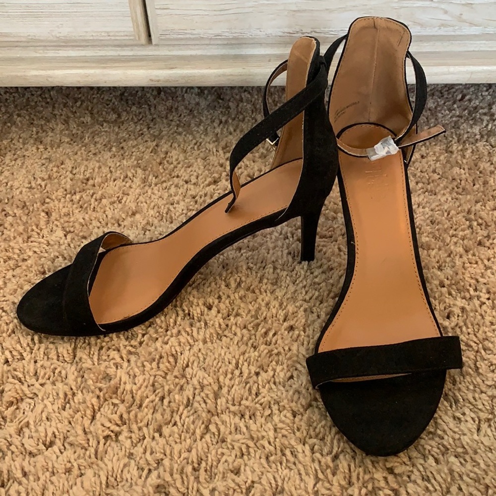 Black heels size 7